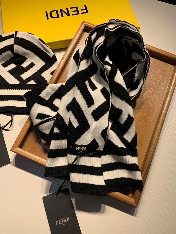 ブランドマフラー正面デザイン